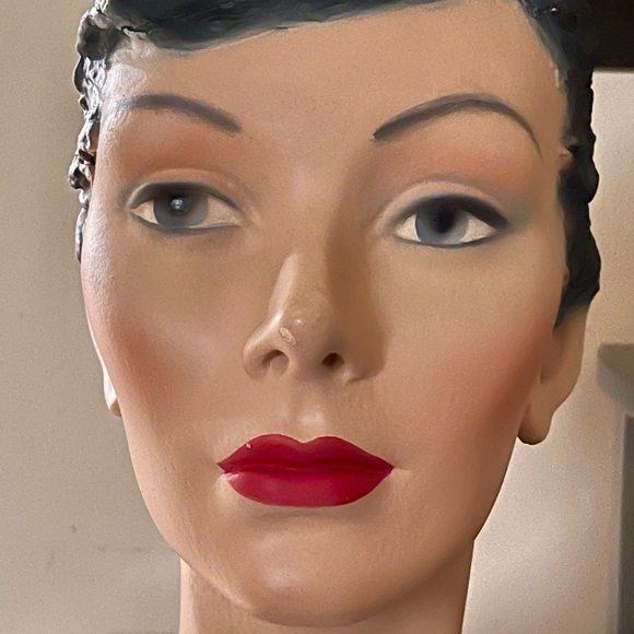 Vintage Female Head mannequin display. - Picture 3 of 7